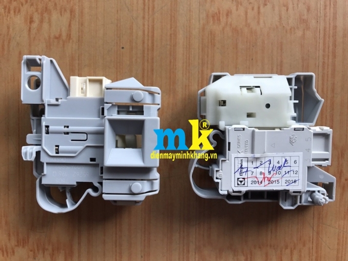( SP848 )  Khóa Cửa Vuông 3 Chân Máy Giặt Electrolux